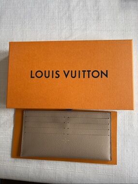 NWOT- Authentic Louis Vuitton Pochette Felicie Card Insert in Turtle Dove
